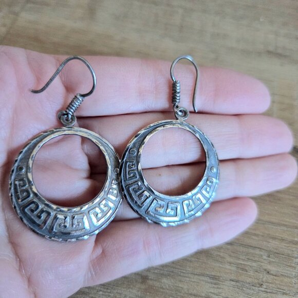 Sterling silver 925 Mexico etched round dangling earrings. - Picture 3 of 5